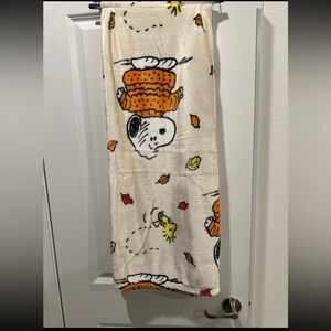 Peanuts snoopy fall blanket